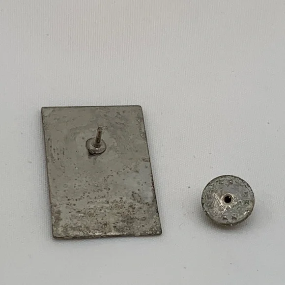 Vintage 1997 Marlins Yankees Inaugural Series Play Offs Lapel Pin - Picture 7 of 8